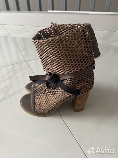 Босоножки размер 38