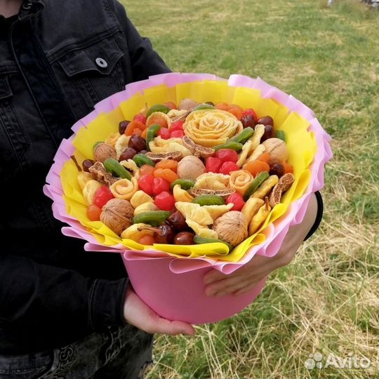 Подарочная коробка букет из сухофруктов