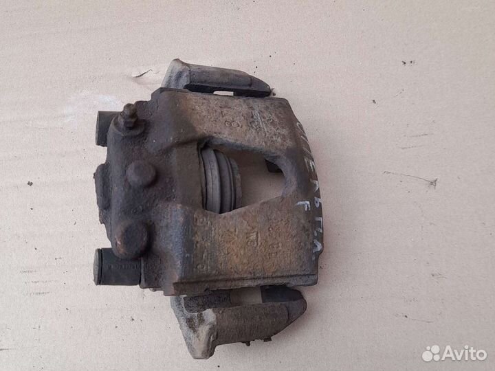 Передний левый суппорт opel astra f