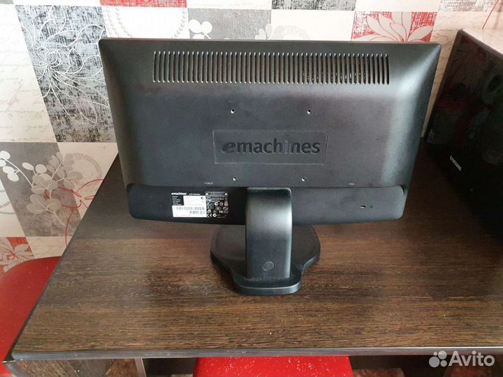 Монитор emachines