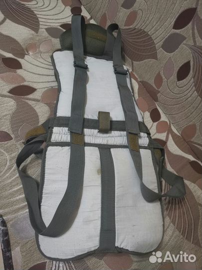 Бескаркасное детское автокресло