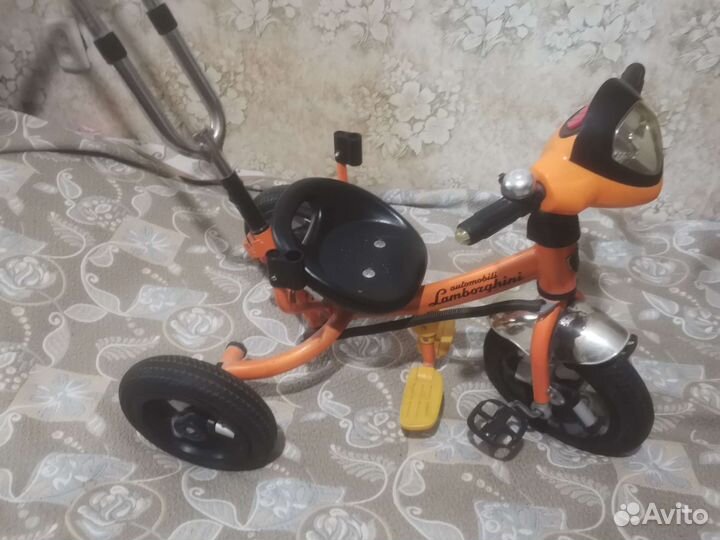 Трехколесный велосипед