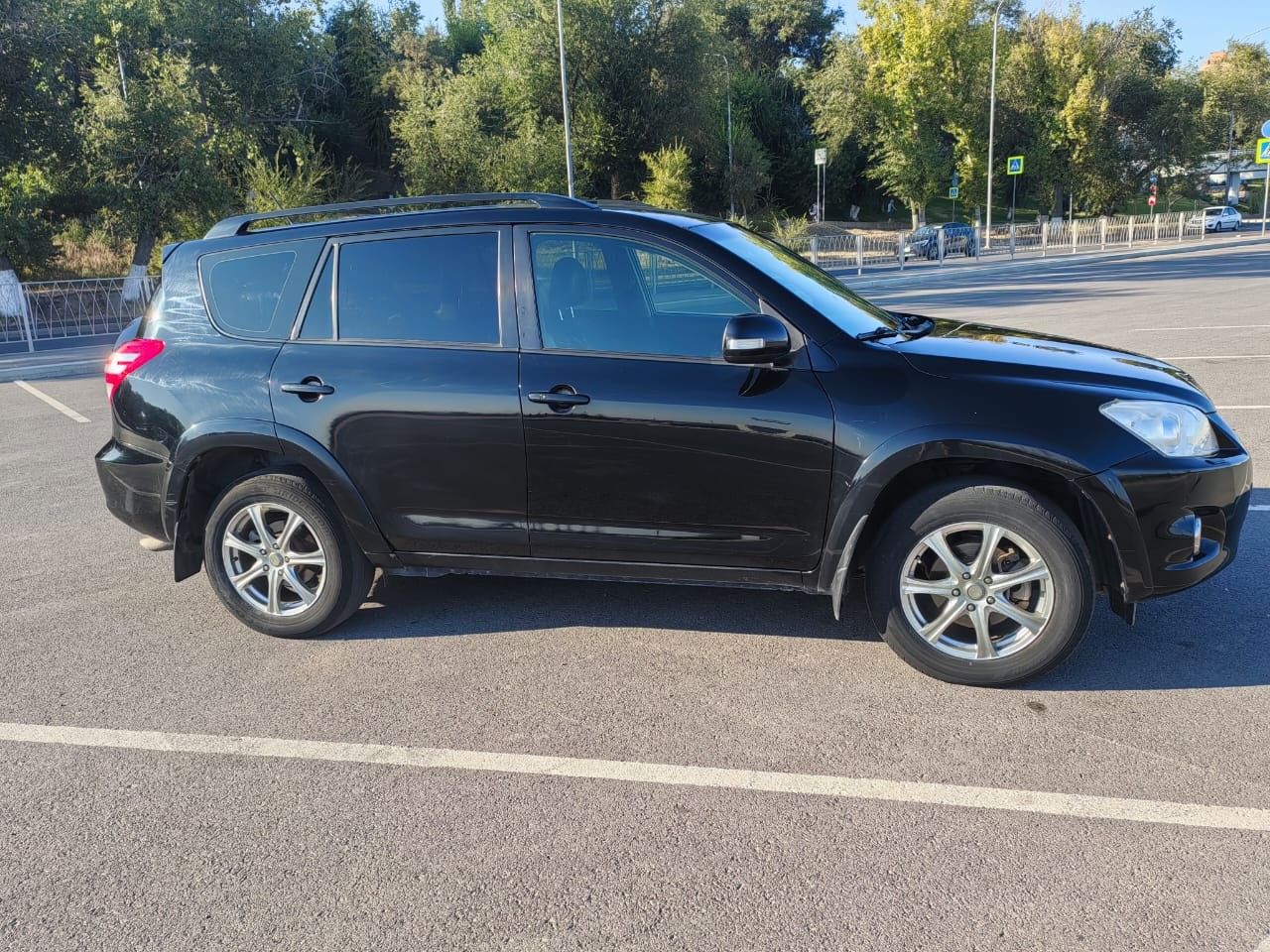 Toyota RAV4: фото владельца