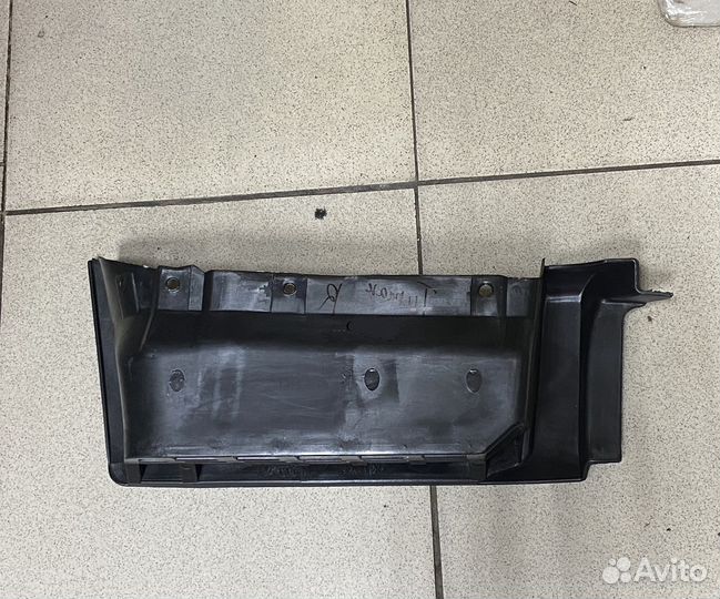 Подножка LH, Mazda Titan 1989-1999г левая