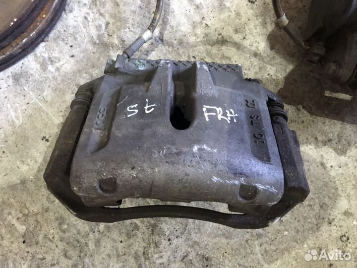 Cуппорт передний правый jaguar s-type 2004