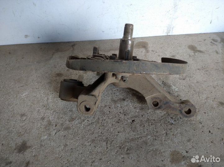 Кулак поворотный задний левый Hyundai Tucson 2007