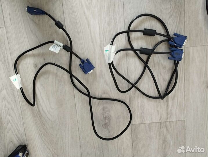 Кабели разные. hdmi, VGA, питание, сетевой интерне