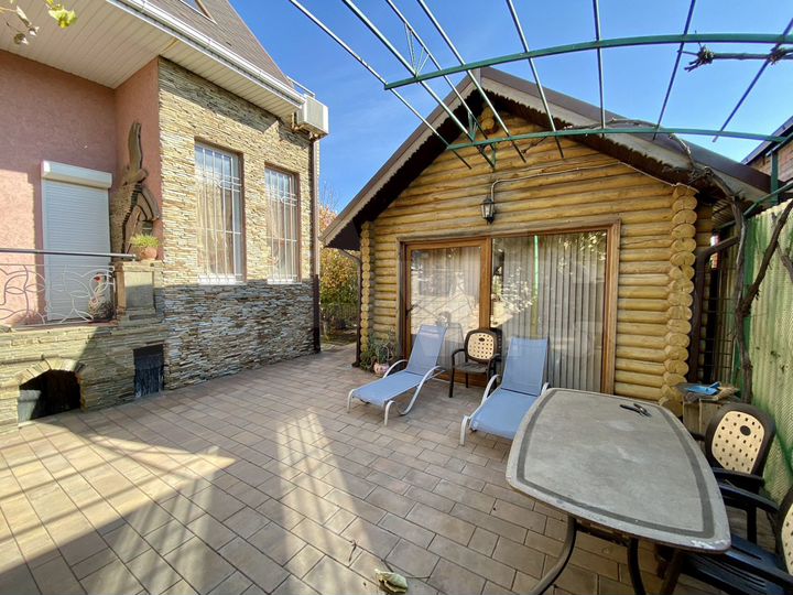 Дом 320 м² на участке 5 сот.