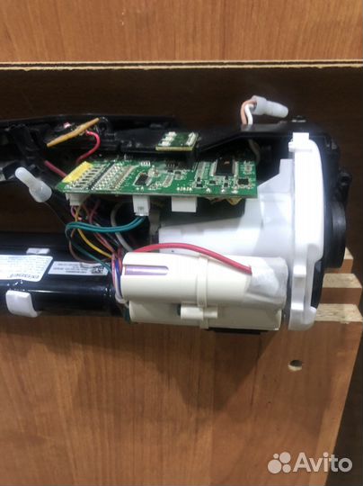 Пылесос безпроводной Bissell 2166N на запчасти