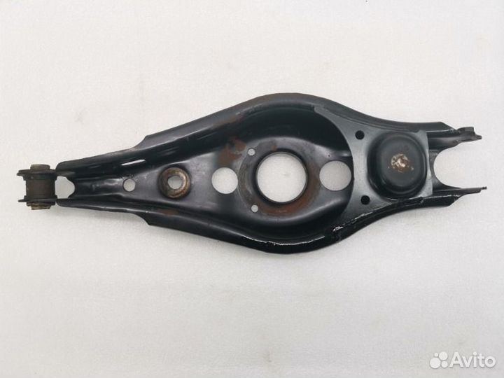 Рычаг подвески задний правый Toyota Rav4 CA40 2.2