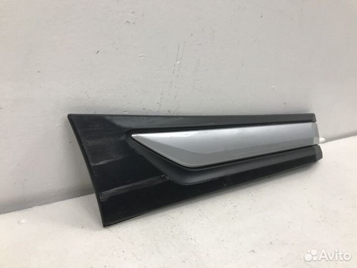 Накладка двери задней правой Mitsubishi Outlander