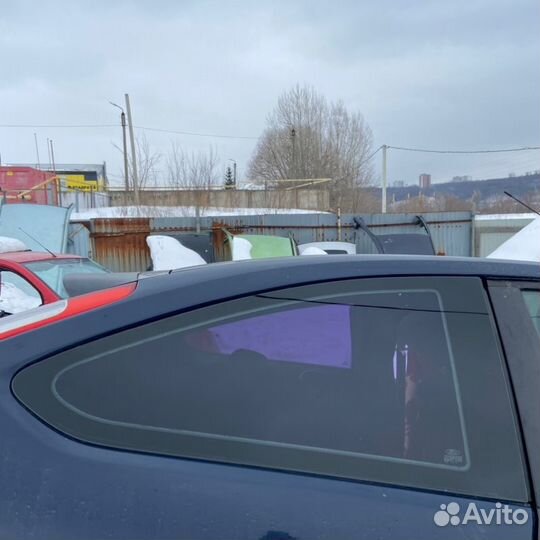 Форточка правая Ford Focus 2 shdb