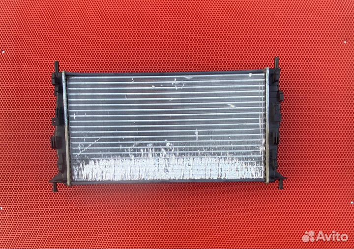 Радиатор охлаждения двс Ford Focus 2 МКПП