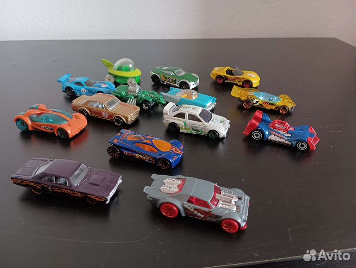 Модель автомобиля hot wheels