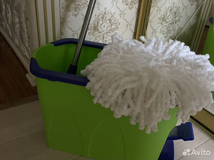 Швабра с механической центрифугой Aquamatic