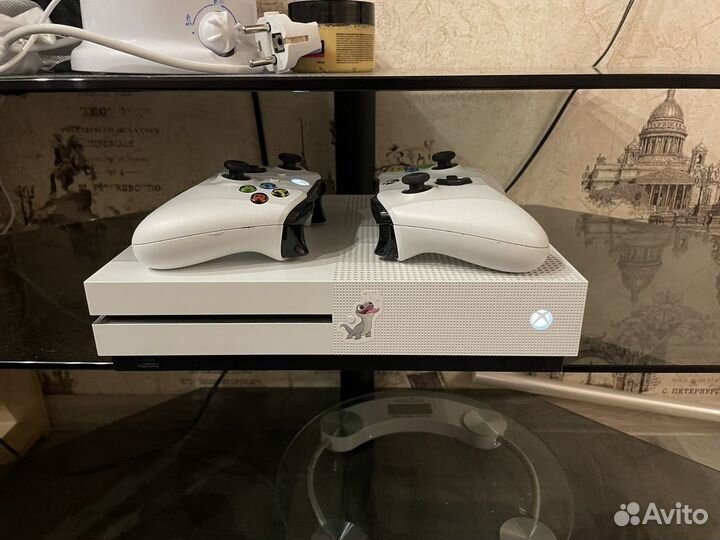 Xbox one s 2 геймпада 1tb