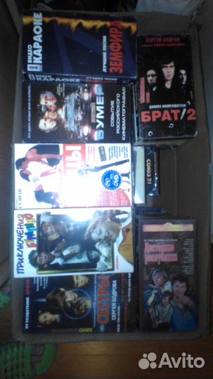 Видеокассеты б/у с классными фильмами и музыкой
