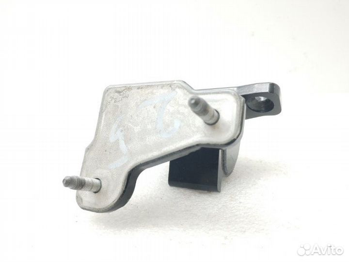 Петля двери передняя правая Mercedes-Benz E-Class