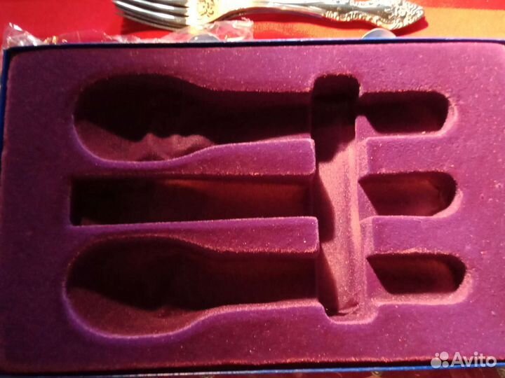 Подарочный набор, очень красивый, ложки и вилки