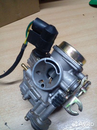 Свершенно новый карбюратор на скутер 50