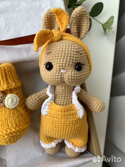 Вязаный набор для новорожденного Зайка в наличии