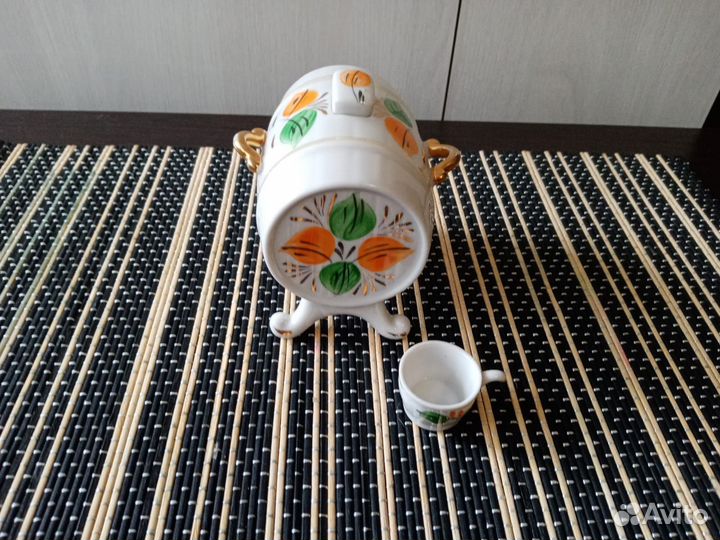 Фарфоровый штоф 