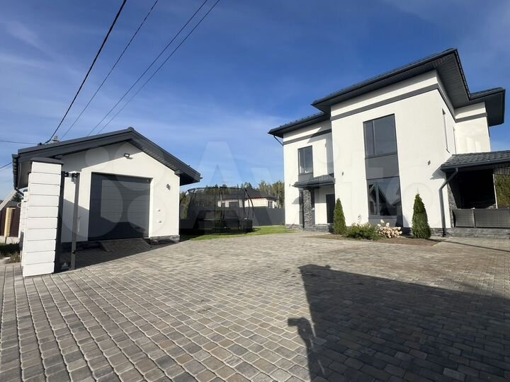 Дом 476 м² на участке 15 сот.