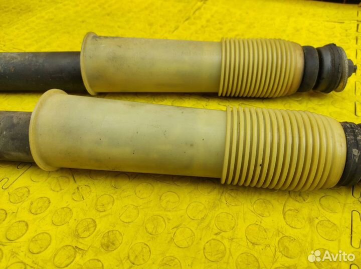 Амортизаторы комплект передние Mercedes-Benz W126