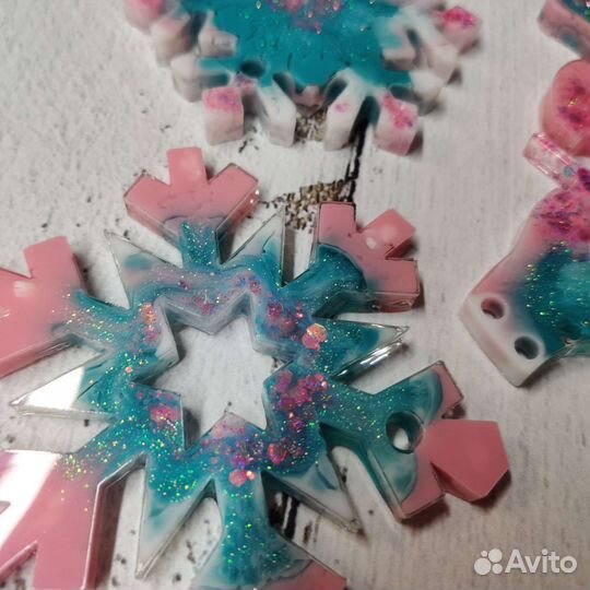 Ёлочные игрушки из эпоксидной столы