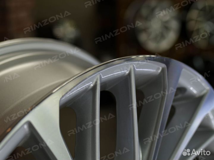 Литые диски Camry R18 на Toyota. Арт2265