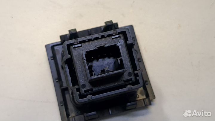 Кнопка аварийки Audi A4 (B9), 2016