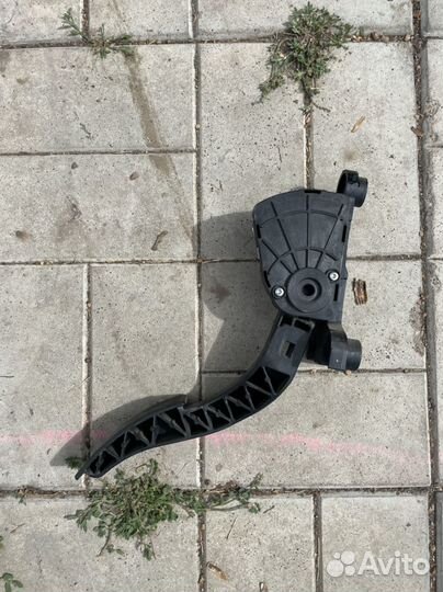 Педаль газа тормоза solaris 1 АКПП