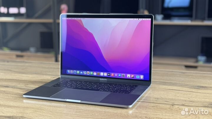 Macbook pro 15 2017 новый (113 циклов)