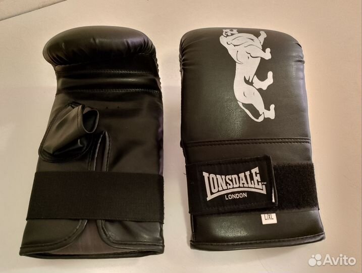 Боксерские перчатки