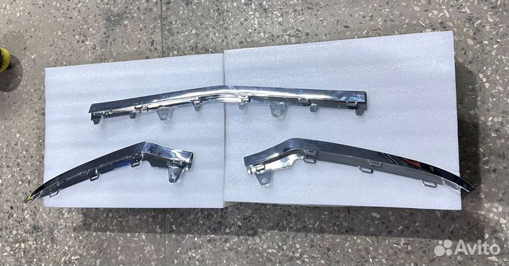 Хром переднего бампера Mercedes-Benz E-Класс W212