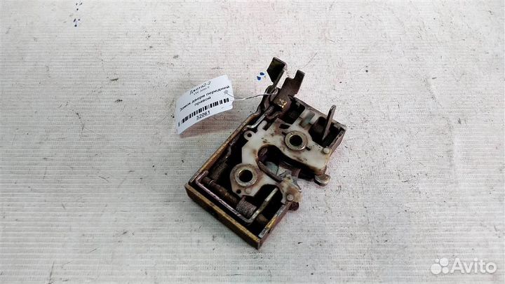 Замок двери передней правой volkswagen Jetta II 8