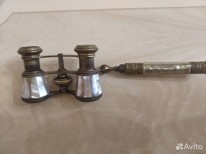 Старинный театральный бинокль