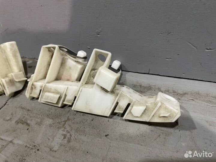 Крепления бампера задняя Subaru Xv GP