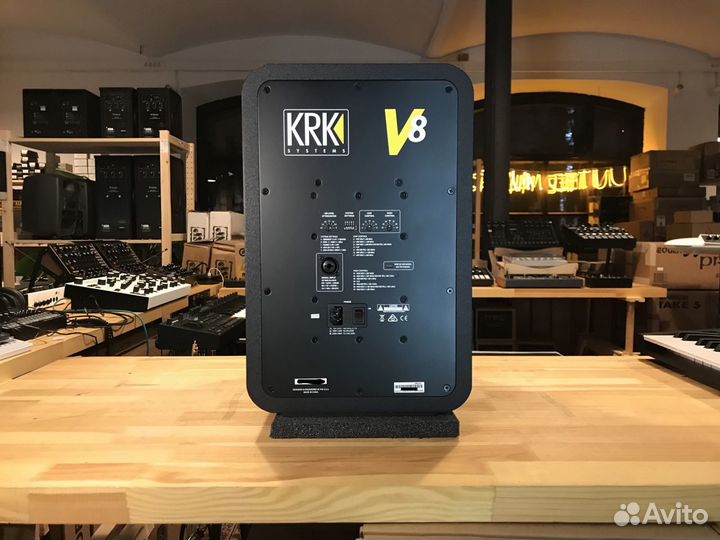 KRK V8 S4