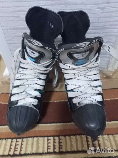 Коньки хоккейные