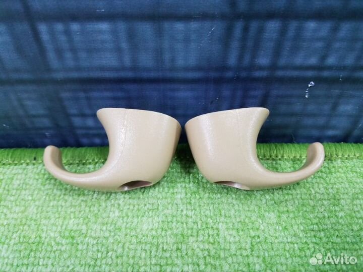 Крючок для шторки Chevrolet Trailblazer GMT360 LL8