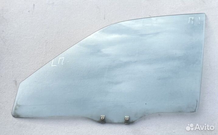 Мицубиси Галант Стекло двери левое переднее Лев