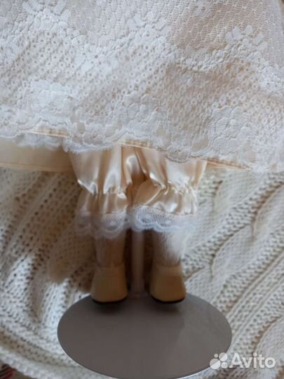 Кукла фарфоровая коллекционная