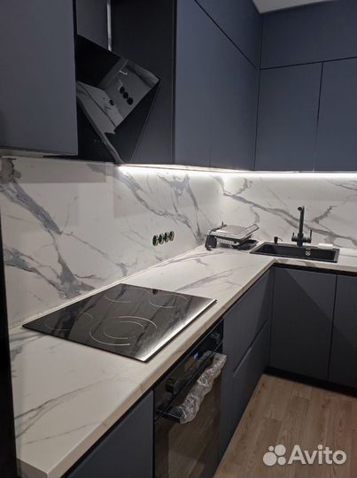 Кухонный гарнитур без ручек