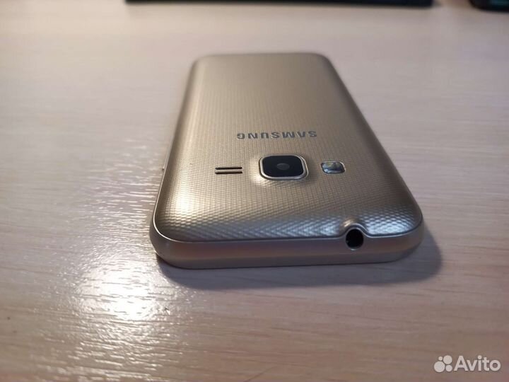 Телефон Samsung-J106F