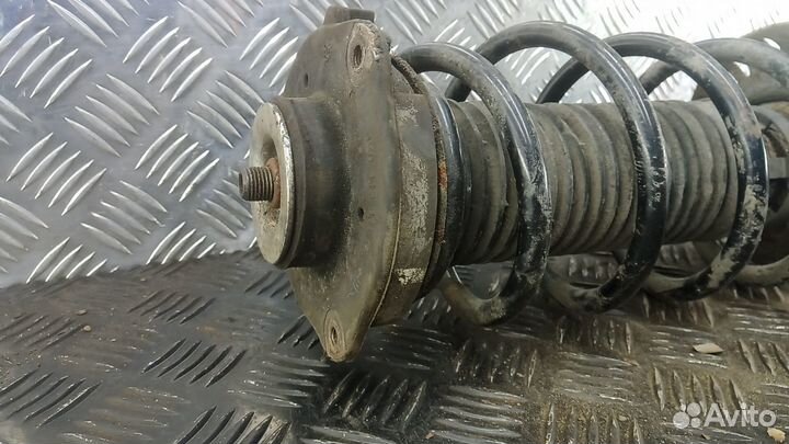 Амортизатор/стойка передняя левая Skoda Octavia