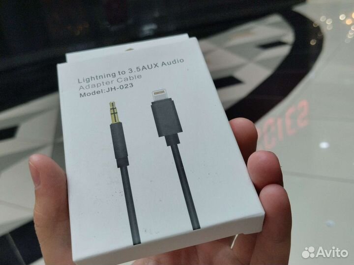 Продаю новый переходник lightning/aux для iPhone