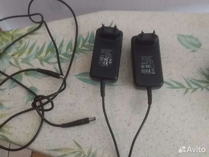 Адаптер (зарядка)