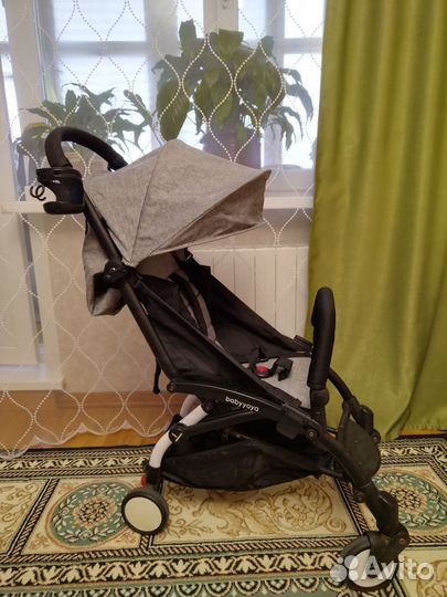 Прогулочная коляска yoya