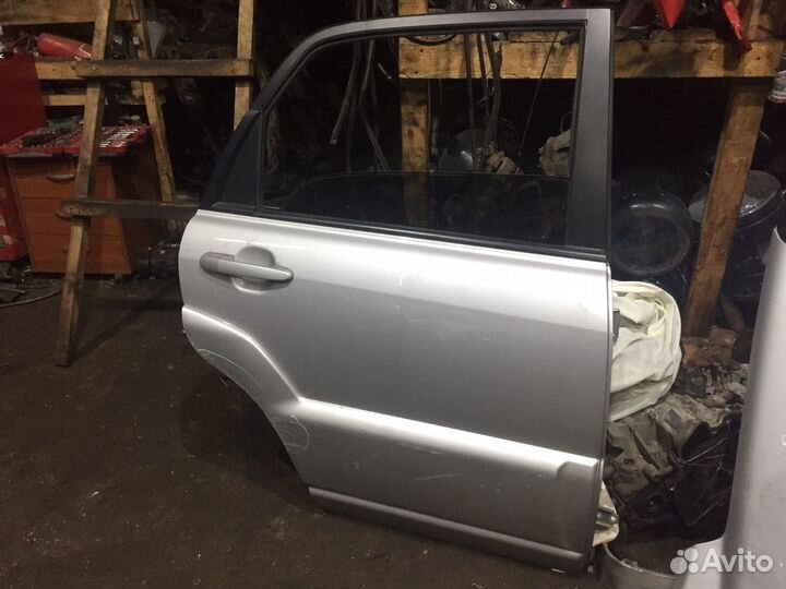 Дверь задняя правая KIA Sportage 2005-2010